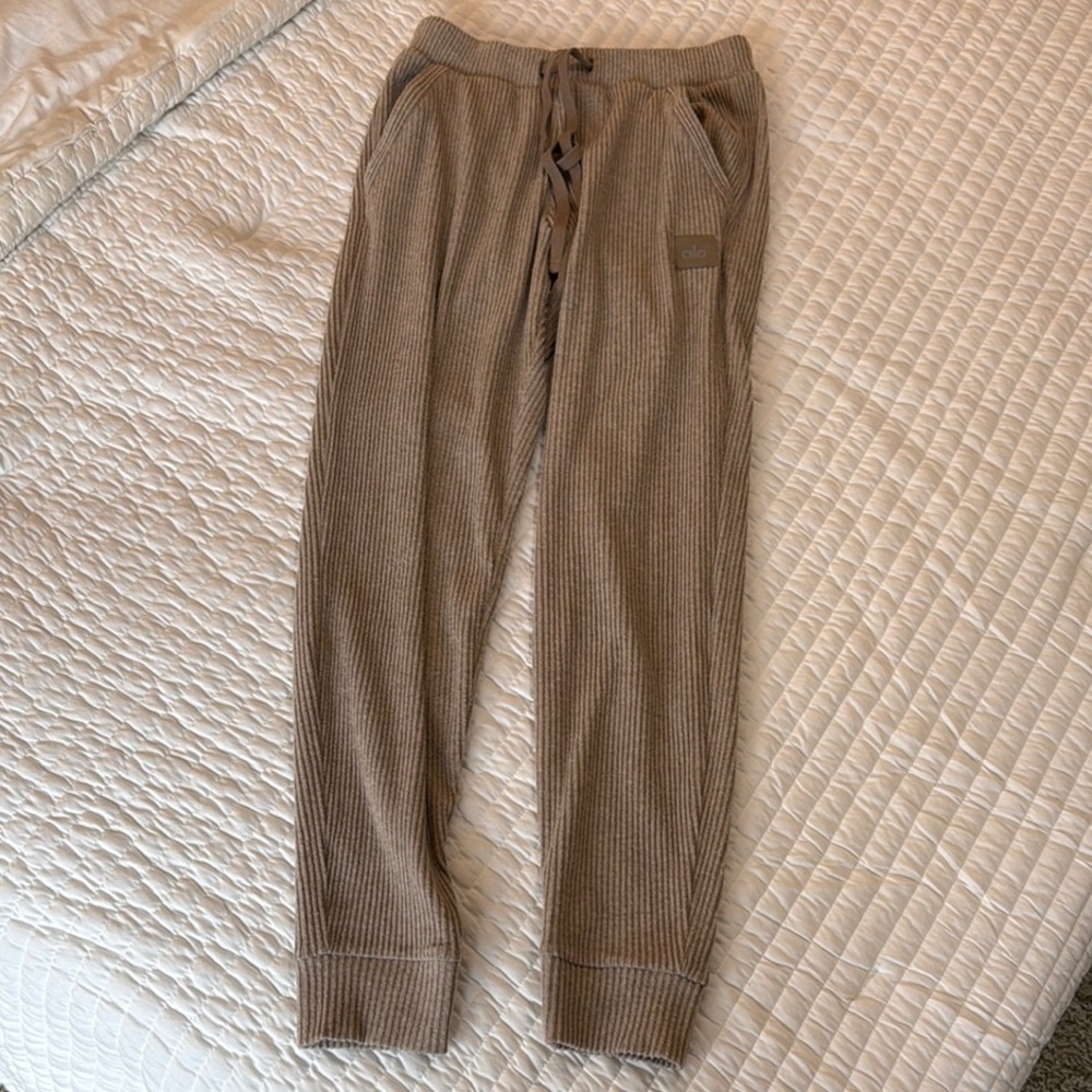 ALO Yoga Muse Sweatpants